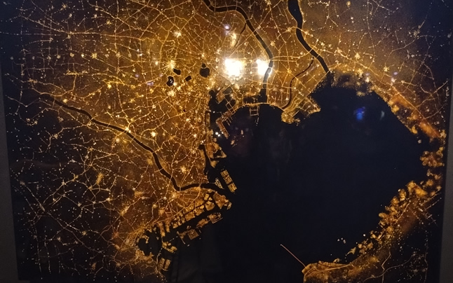 ���G�Ɨ���ɂ���ēs�s��\�������p�l���@����