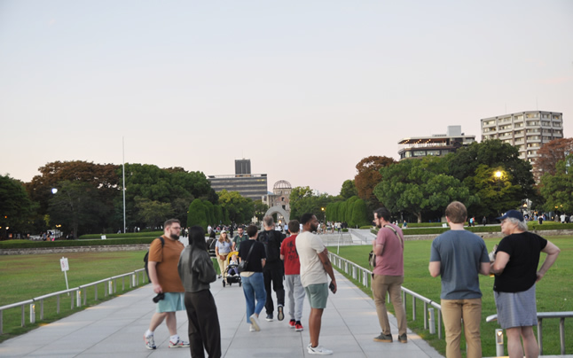 �O���l�ό��q