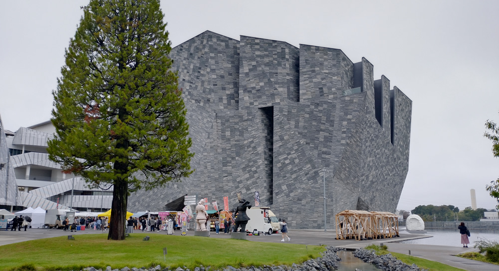 �p�앐����~���[�W�A��