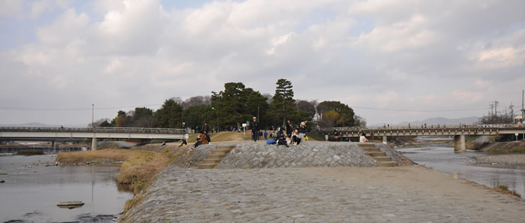 ����@�f���^