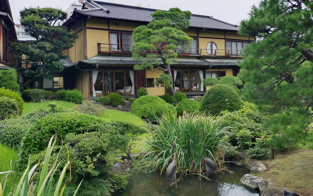 �r���V���뉀