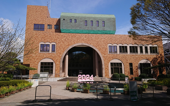 ��t���ȑ�w�@��