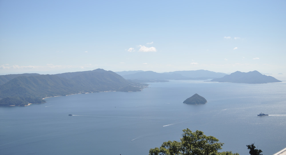 ���₩�ȋ�C������Ă��܂��B