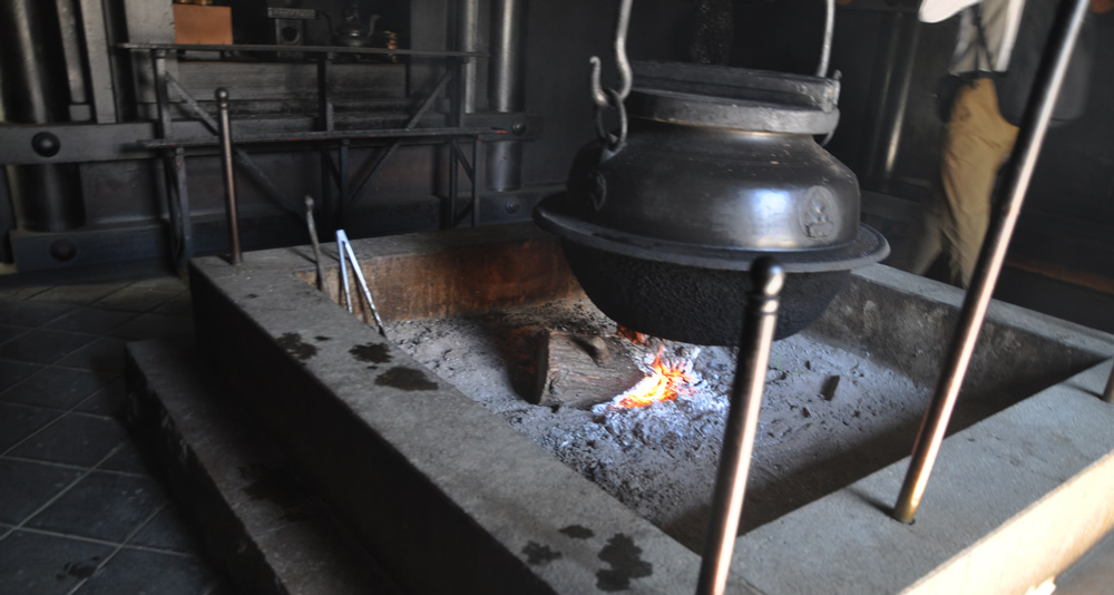 1200�N�ȏ�R�������Ă���