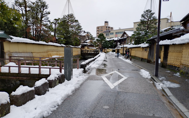 �i�ς𐮂��鐅�H