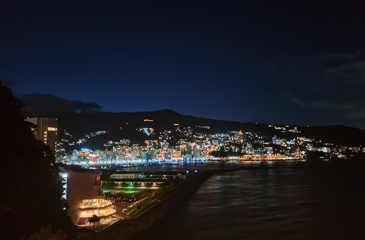 ホテルニューアカオからの熱海の夜景