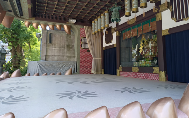 �傫�Ȍ��̒�